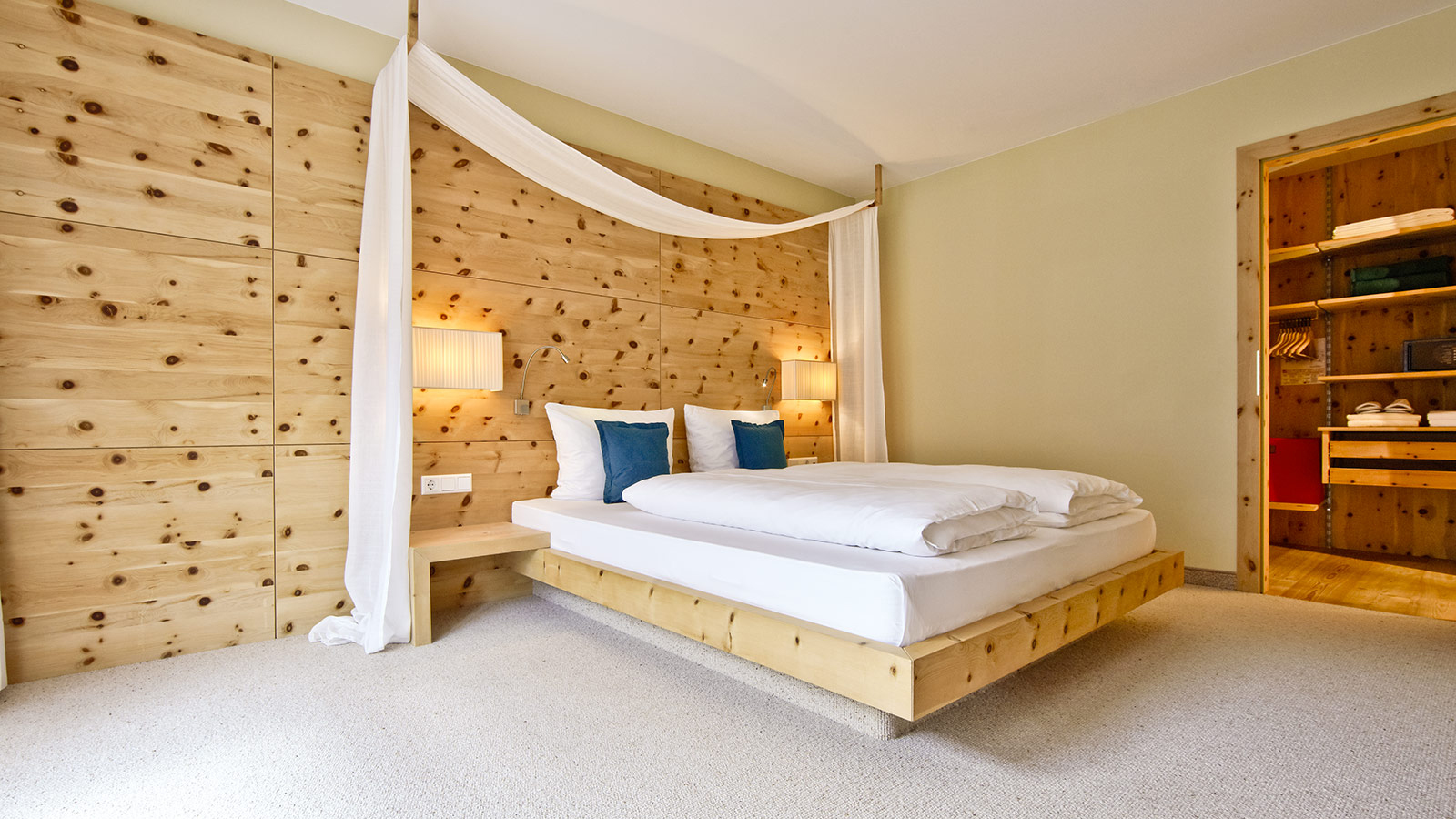 00 family suite hotel